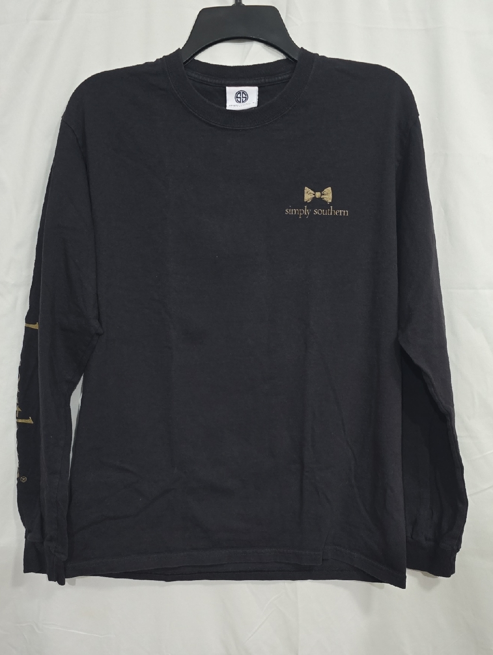 Simply Southern Women's Med Black and Gold Christmas Long Sleeve Tee